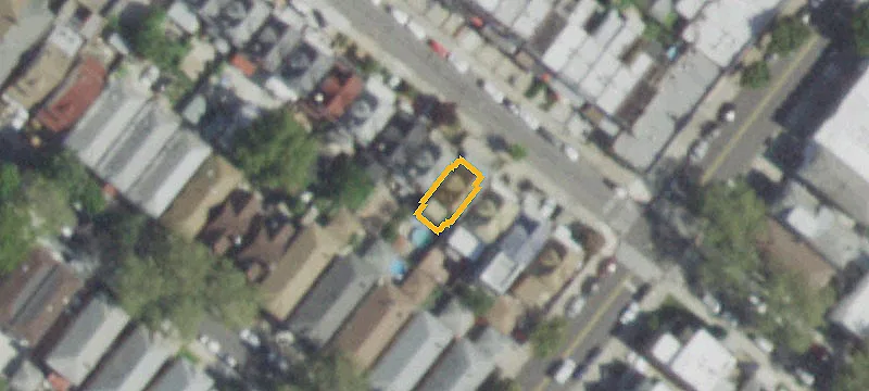 Triplex with Private Parking