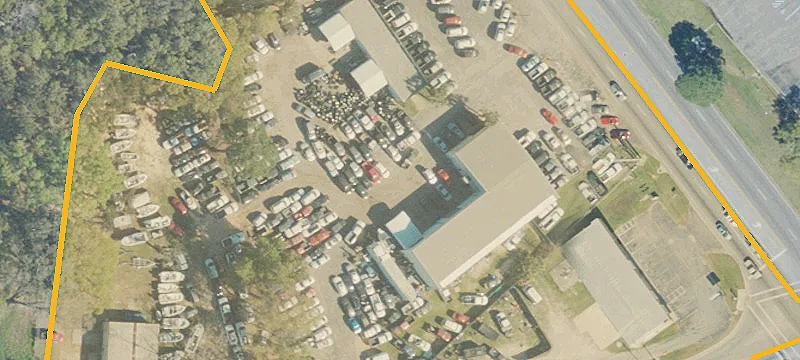 Showroom and Garage Property