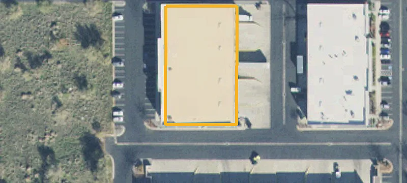 Dock-High Warehouse with Paved Yard