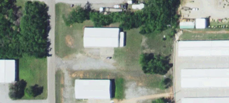 Flex Building with Garage Access