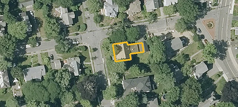 Victorian Triplex with Large Rooms