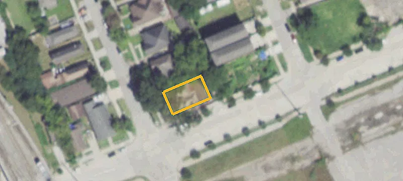 Vacant Three-Unit Triplex