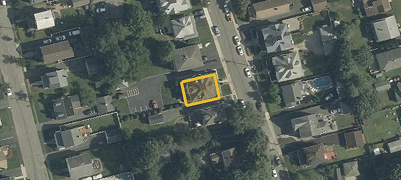 Triplex with Separate Utilities