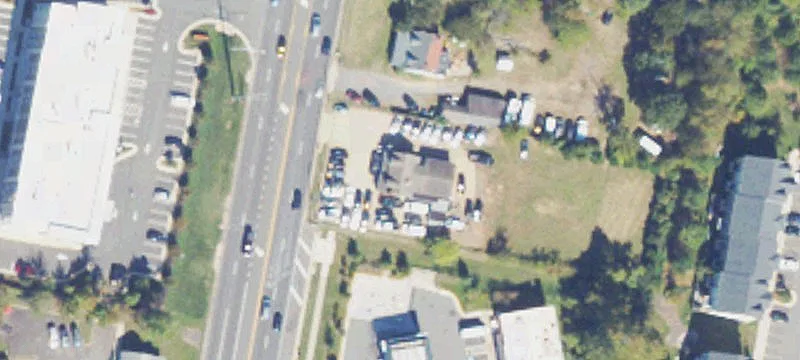 Auto Shop with Vehicle Parking