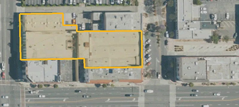 Dual-Frontage Shopping Center