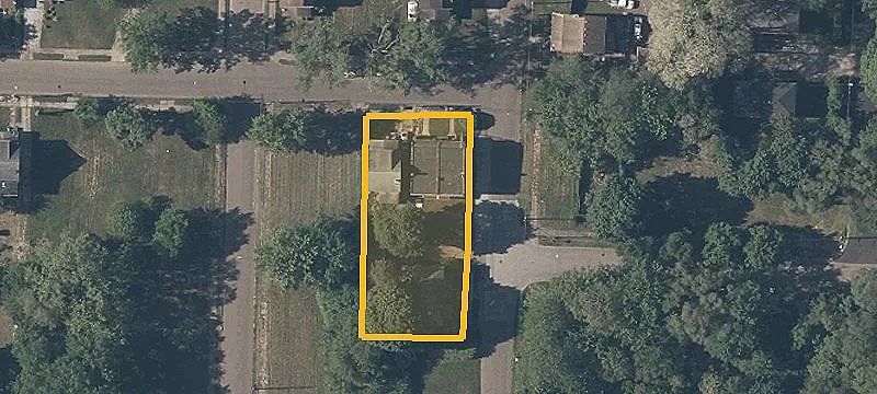 Eight-Bedroom Brick Duplex