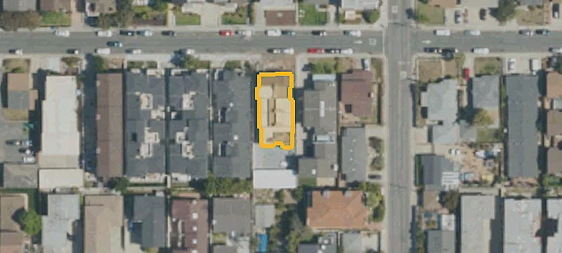 Remodeled Fourplex with Rooftop Decks