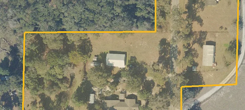 Equestrian Farm with 5-Stall Barn