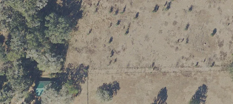 Equestrian Farm With Horse Barn