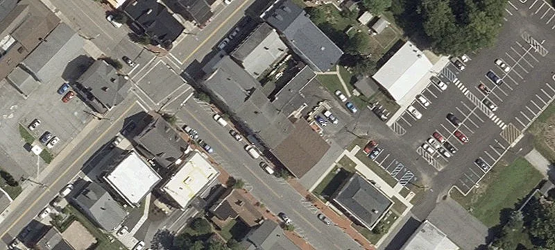 4-Unit Mixed-Use Building