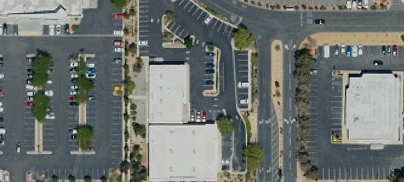Divisible Retail Space Near Mall
