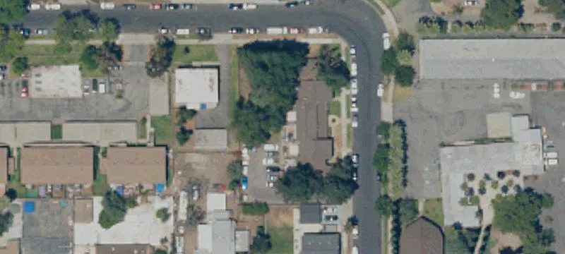 6-Unit Apartment Building