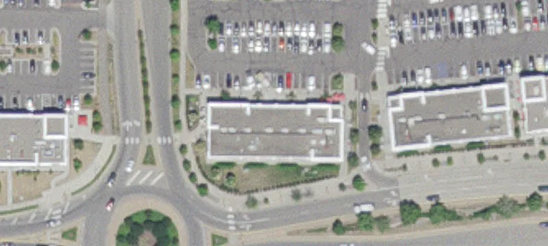 Multi-Tenant Shopping Center