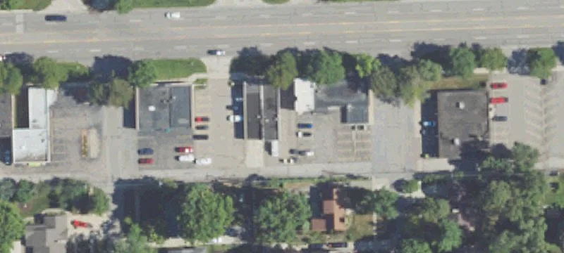 Storefront Space With Overhead Door