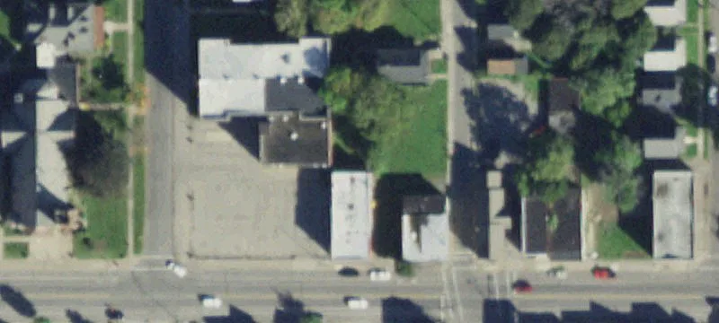 6-Unit Apartment Building with Commercial Space