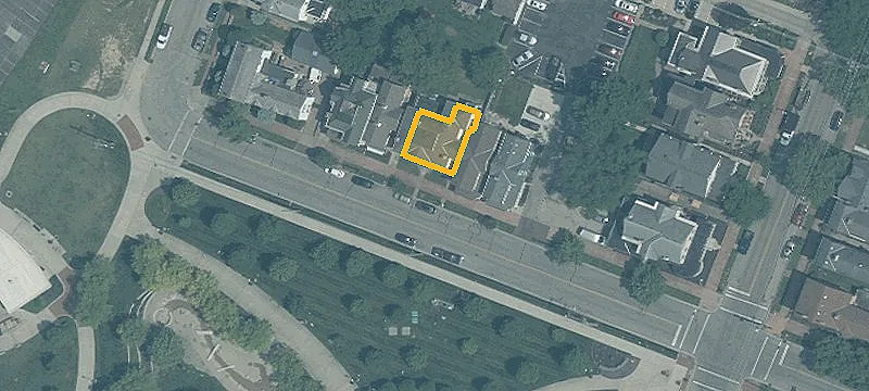 Four-Unit Quadplex Near Park