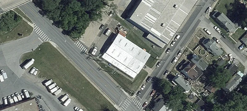 Clear-Span Flex Space with Fenced Yard