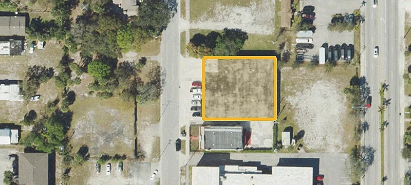 Distribution Center With Dock Loading