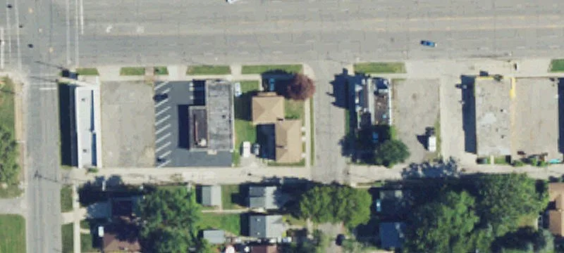 Townhouse-Style Apartment Building
