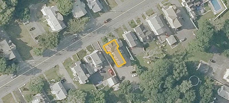 Renovated 6-Unit Apartment Building