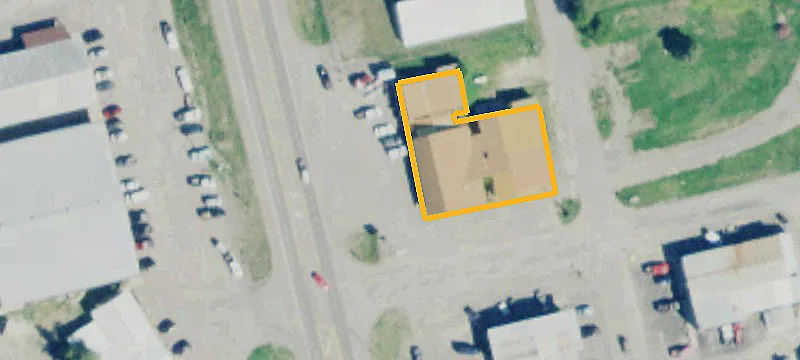 Single-Level Mixed-Use Property