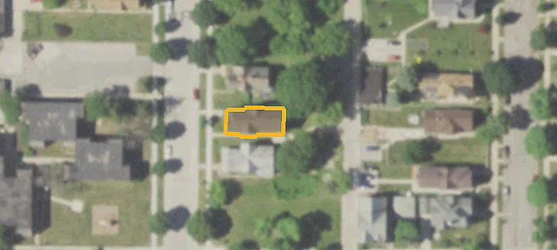 Four-Bedroom Duplex with Parking