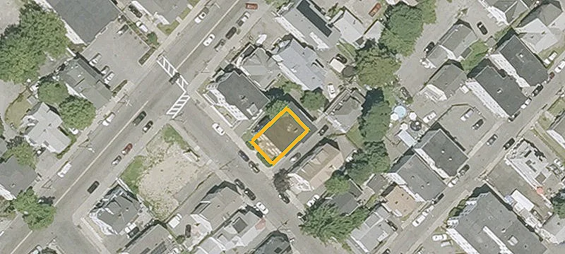 6-Unit Apartment Building