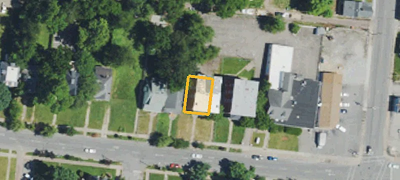 6-Unit Apartment Building