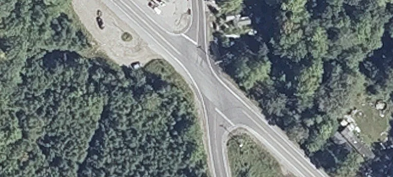 Four-Bay Auto Shop with Apartment