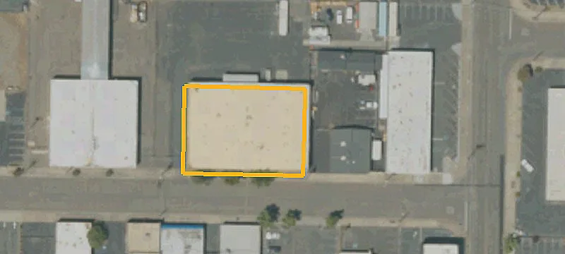 Flex Building with Fenced Yard