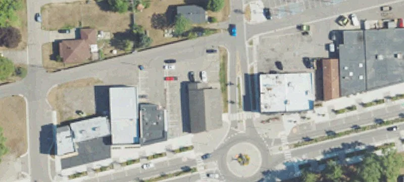 Multiple-Entrance Mixed-Use Property