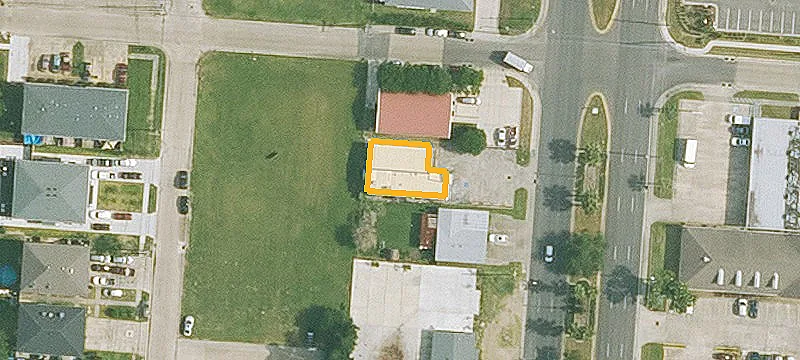 Single-Tenant Restaurant Building