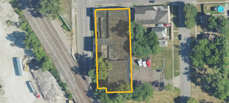 Standalone Warehouse With Cranes