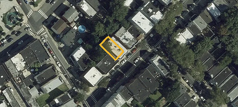Brick 6-Unit Apartment Building