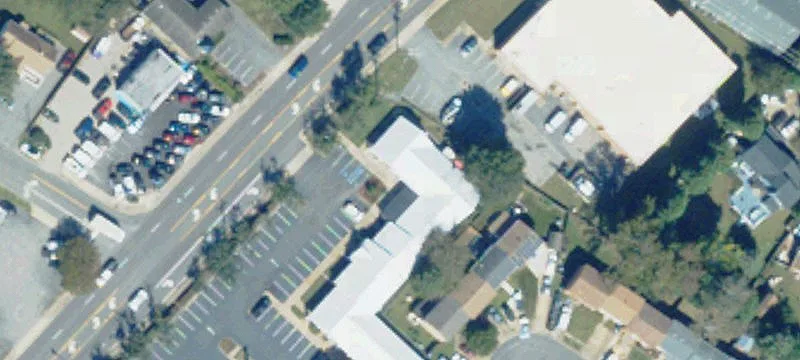 Unanchored Neighborhood Shopping Center