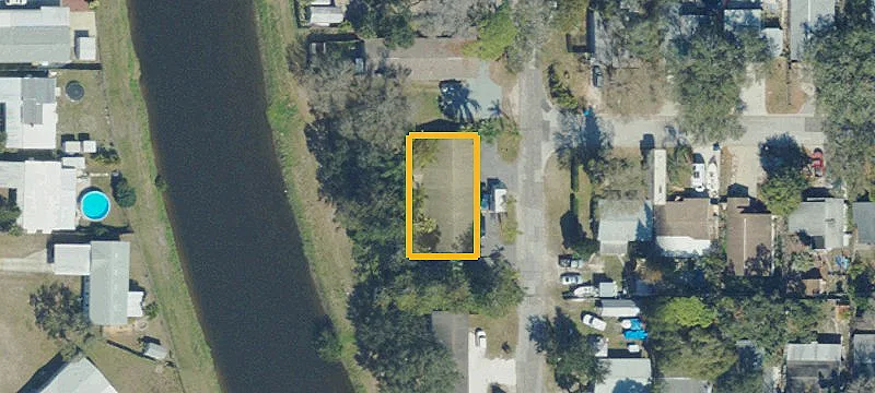 Six-Unit Waterfront Apartment Building