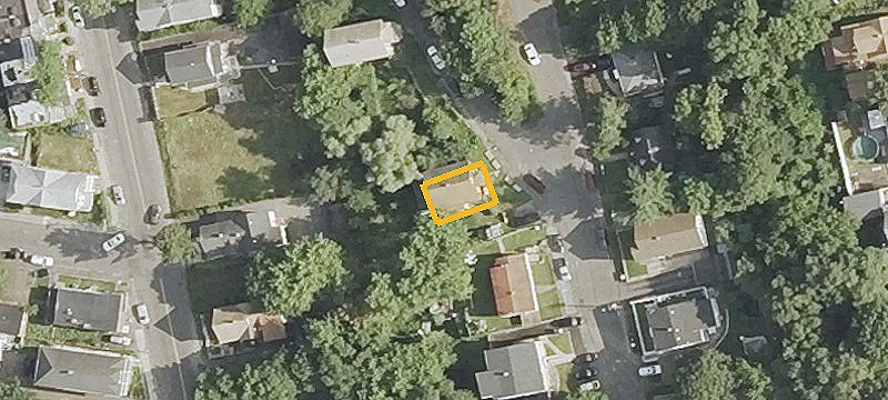 Duplex With Walk-Out Basement