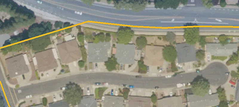 Updated Duplex with Spacious Yards