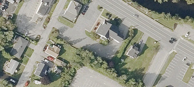 Flex Space with Pass-Through Bay