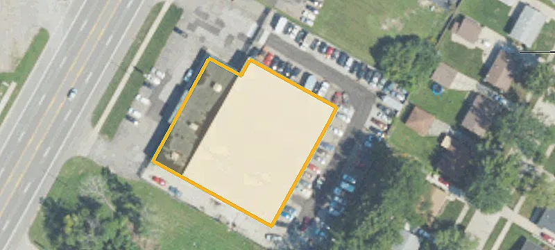 Flex Space with Overhead Door