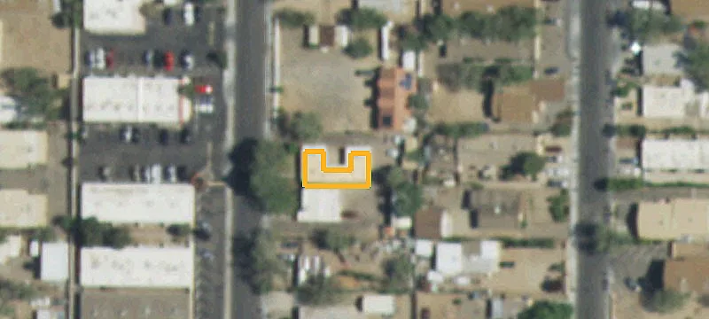 6-Unit Apartment Building