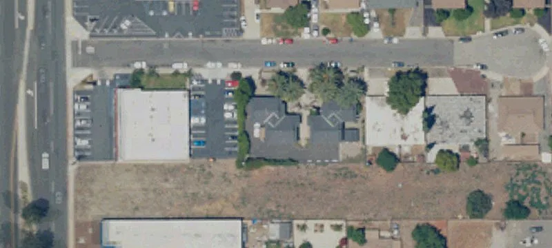 6-Unit Apartment Building