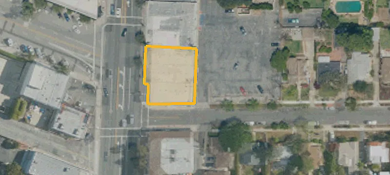 Endcap Retail Space