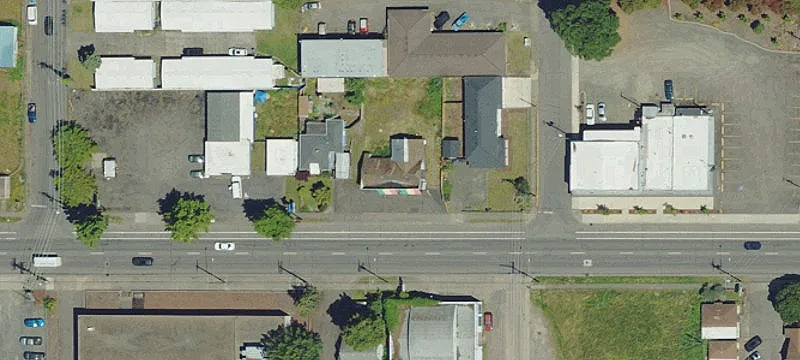 Mixed-Use Building with Apartment