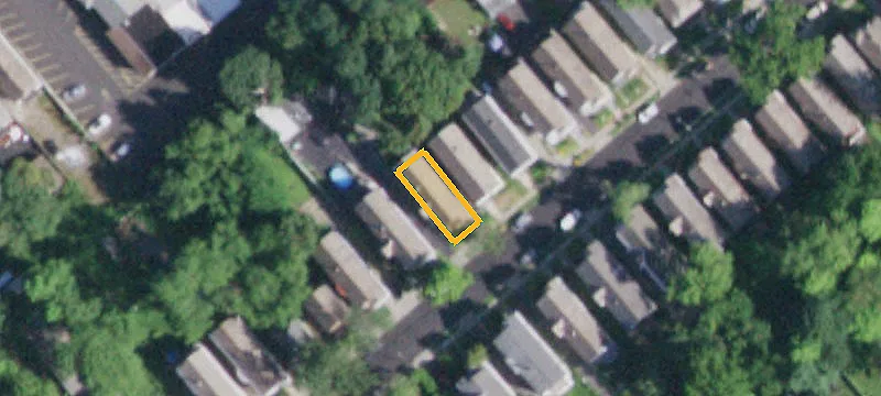 Vacant 6-Bedroom Duplex