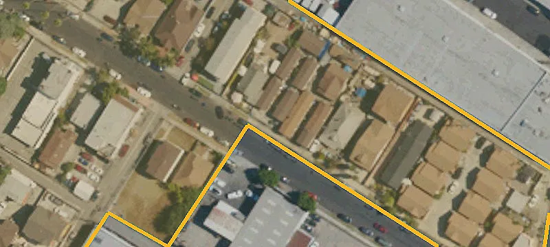 Triplex Near USC