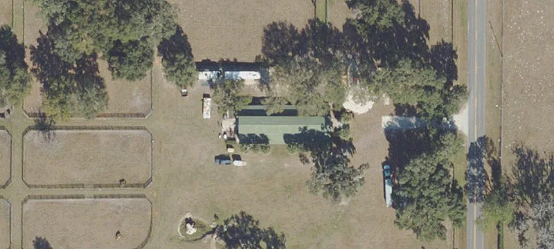 Equestrian Farm with 14-Stall Barn