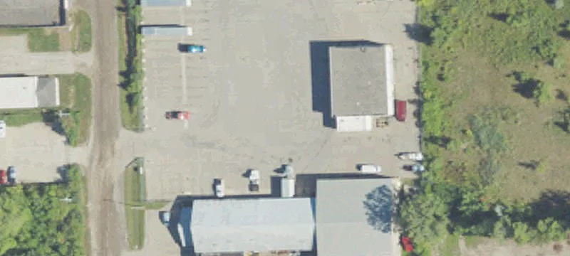 Manufacturing Warehouse With Bay Doors