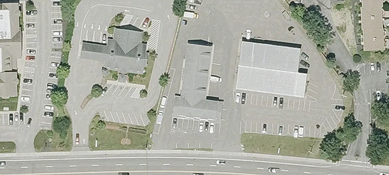 Flex Space with Overhead Door