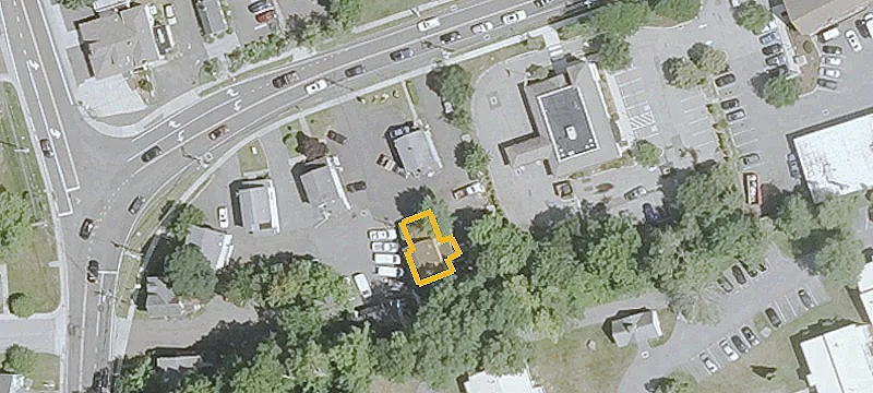 Storefront Property with Dual Driveways